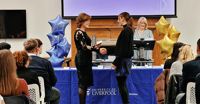 Hazel awarded medic student a prize