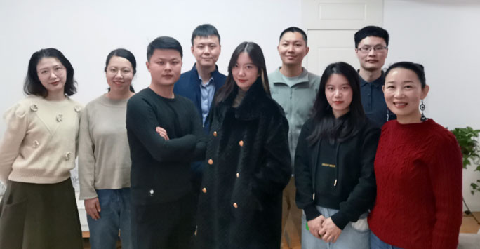 Group photo of Chinese graduates in Nanjing