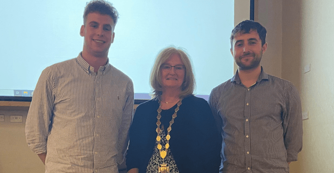 Students being awarded the President Prize