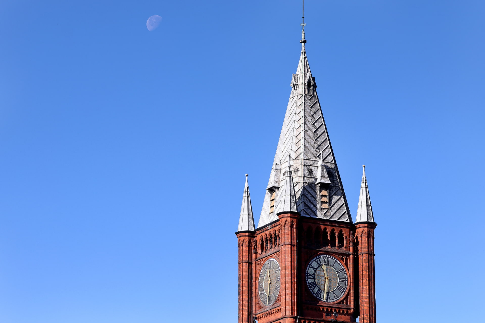 Image of the Victoria Gallery & Museum Clock Tower on the University of Liverpool Campus
